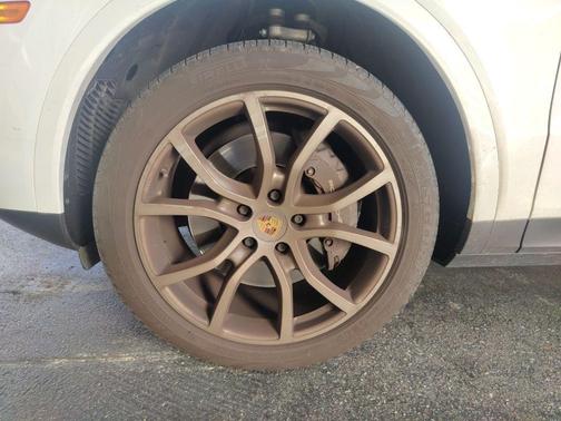 2022 Porsche Cayenne Cayenne