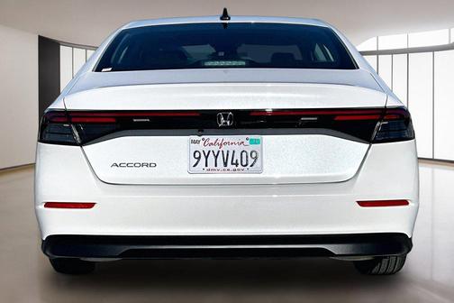 Platinum White Pearl 2026 Honda Accord SE