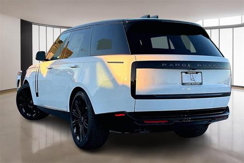 2025 Land Rover Range Rover P530 SE