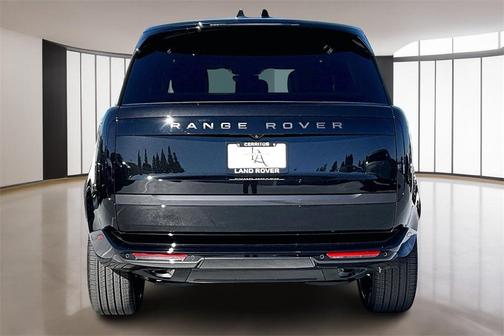 2025 Land Rover Range Rover P400 SE