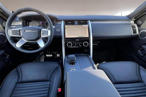 2025 Land Rover Discovery P360 Dynamic SE