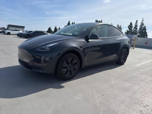 2025 Tesla Model Y Long Range Dual Motor Rear-Wheel Drive