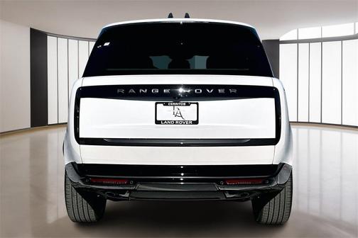 2025 Land Rover Range Rover P530 SE