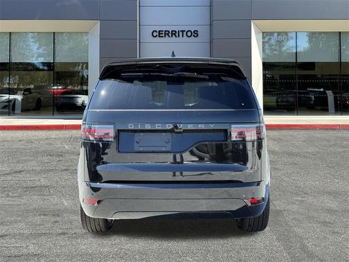 2025 Land Rover Discovery P360 Dynamic SE