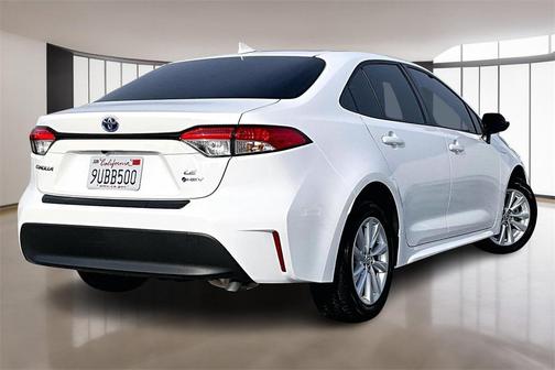 2025 Toyota Corolla Hybrid LE