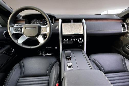2025 Land Rover Discovery P360 Dynamic SE