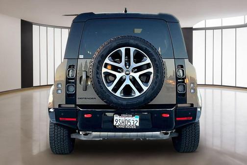 2025 Land Rover Defender 110 P400 X