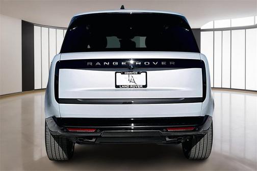 2025 Land Rover Range Rover P530 SE 7 Seat
