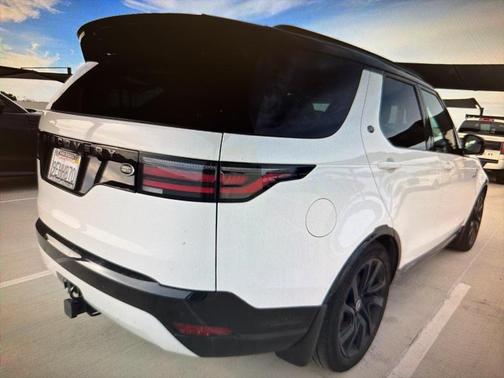 2023 Land Rover Discovery P300 S R-Dynamic