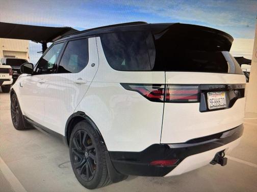 2023 Land Rover Discovery P300 S R-Dynamic
