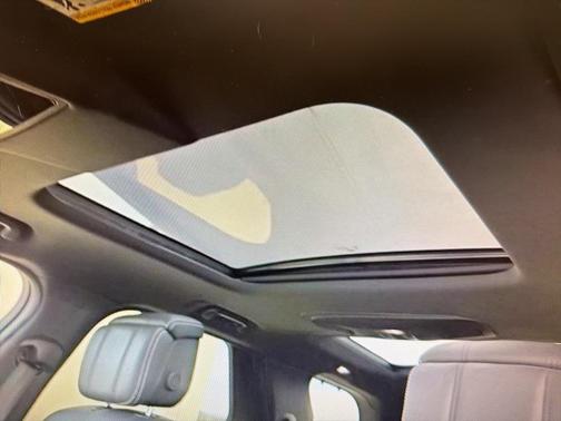 2023 Land Rover Discovery P300 S R-Dynamic