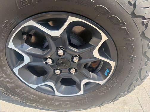 Silver Zynith Clearcoat 2023 Jeep Wrangler 4xe Rubicon