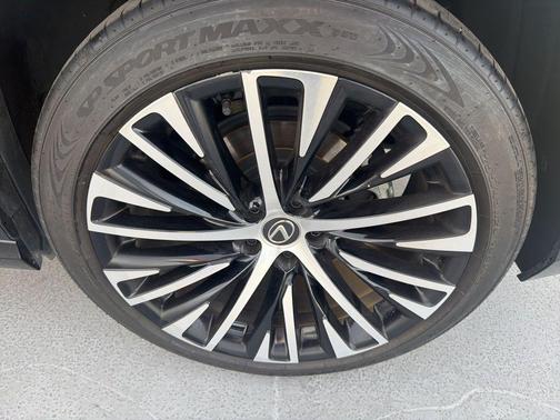 2023 Lexus RZ 450e Luxury