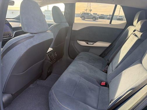 2023 Lexus RZ 450e Luxury