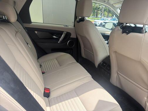 Bronze 2023 Land Rover Discovery Sport SE