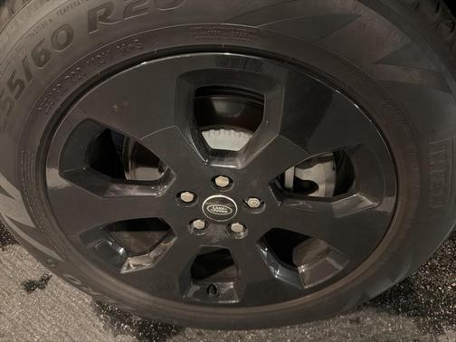 2025 Land Rover Defender 110 P400 S