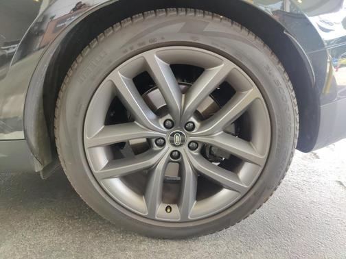 2024 Land Rover Range Rover Sport SE