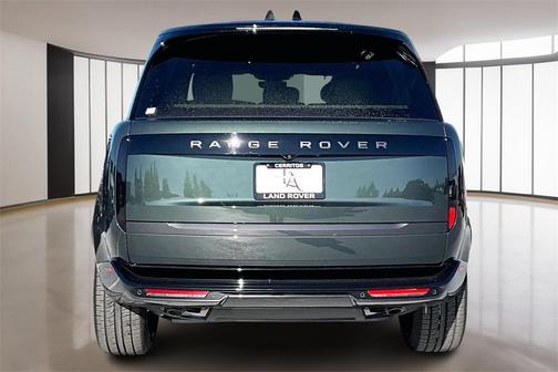 2025 Land Rover Range Rover P530 SE