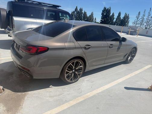 Bernina Grey Amber Effect Metallic 2021 BMW 530e Base