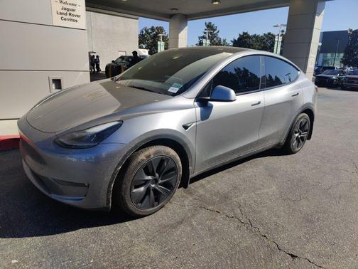 2024 Tesla Model Y Long Range Dual Motor All-Wheel Drive