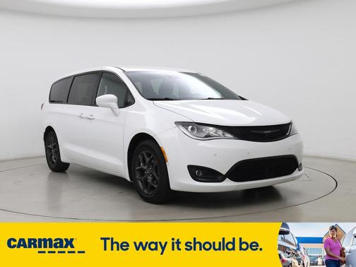 2020 Chrysler Pacifica Touring