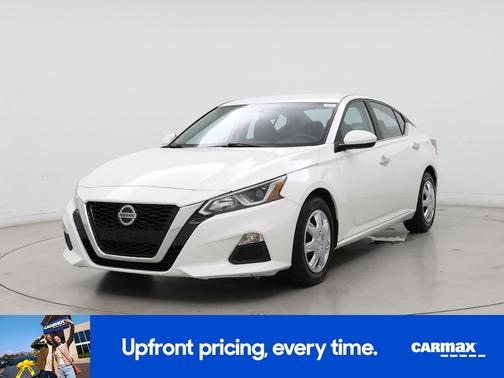 White 2019 Nissan Altima S