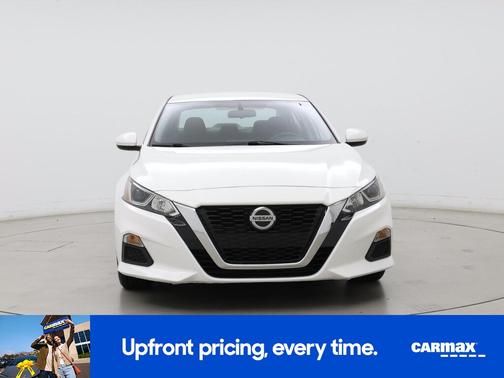White 2019 Nissan Altima S