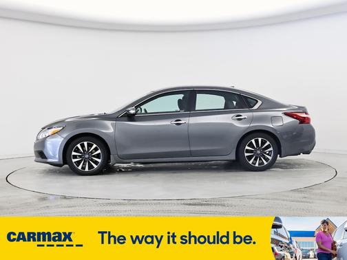 2017 Nissan Altima SV