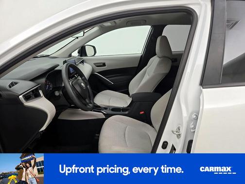 White 2023 Toyota Corolla Cross L