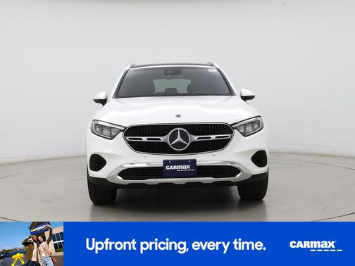 White 2024 Mercedes-Benz GLC 300