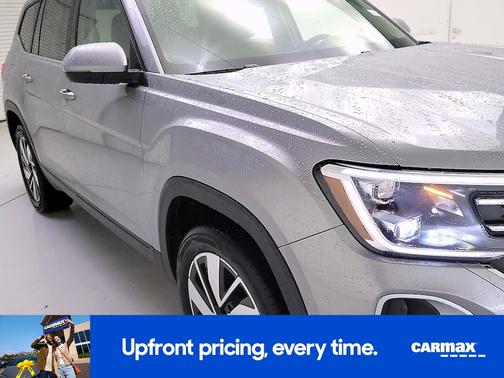 Silver 2024 Volkswagen Atlas SE w/Tech