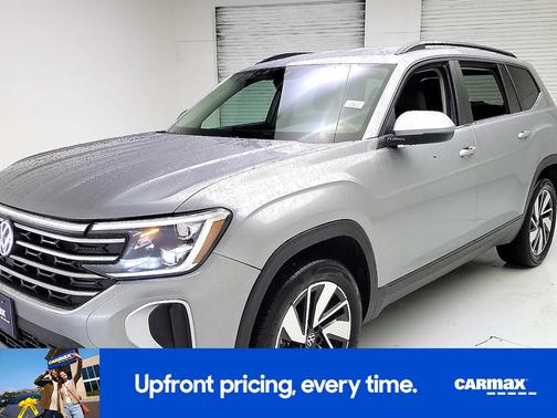 Silver 2024 Volkswagen Atlas SE w/Tech