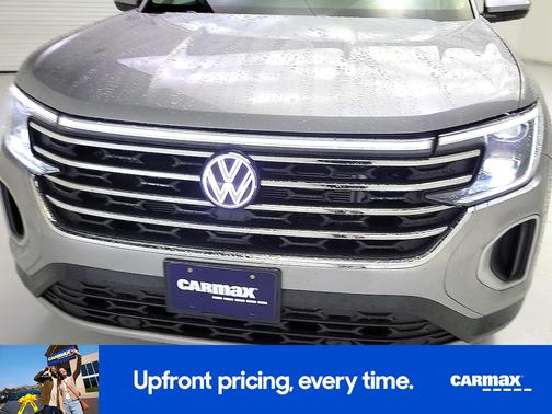 Silver 2024 Volkswagen Atlas SE w/Tech