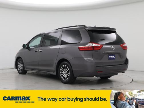 2019 Toyota Sienna XLE