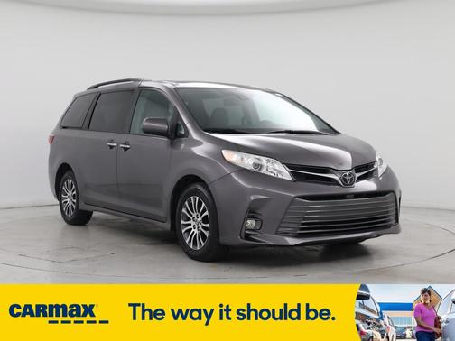 2019 Toyota Sienna XLE