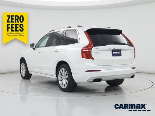White 2018 Volvo XC90 T6 Momentum
