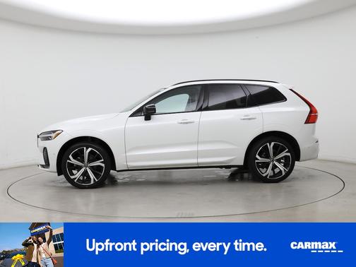 White 2023 Volvo XC60 B5 Ultimate Dark Theme