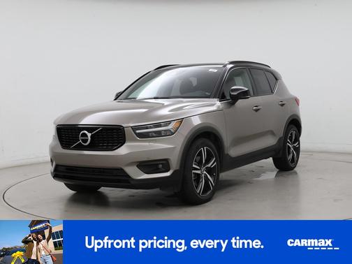Gray 2022 Volvo XC40 T4 R-Design