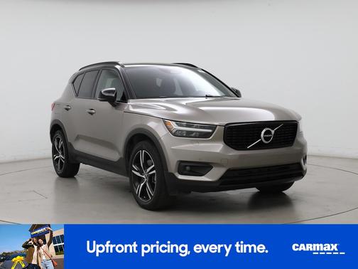 Gray 2022 Volvo XC40 T4 R-Design