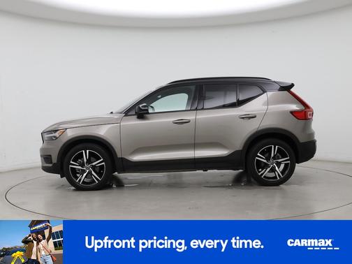 Gray 2022 Volvo XC40 T4 R-Design