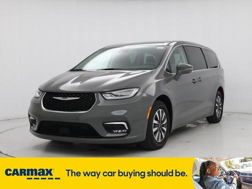 2022 Chrysler Pacifica Hybrid Touring L