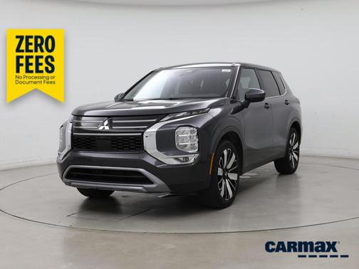Gray 2025 Mitsubishi Outlander SE