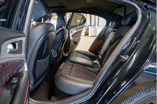 2023 Genesis G70 3.3T RWD