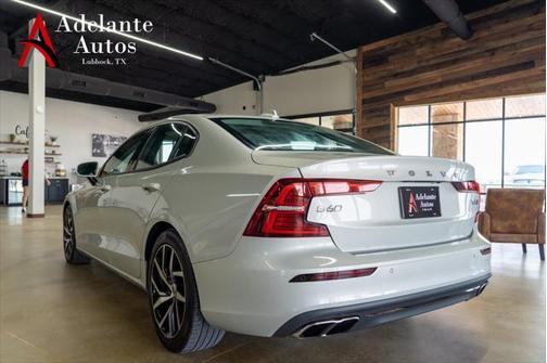 2020 Volvo S60 T6 Momentum
