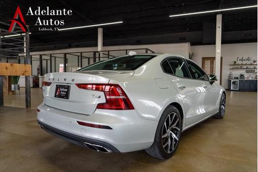 2020 Volvo S60 T6 Momentum
