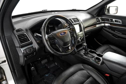 INGOT SILVER METALLIC 2019 Ford Explorer Limited
