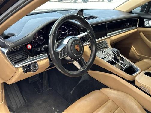 2018 Porsche Panamera 4