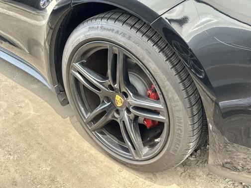 2018 Porsche Panamera 4