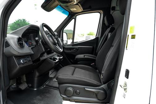 Arctic White 2020 Mercedes-Benz Sprinter 2500 Standard Roof