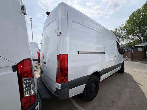 2020 Mercedes-Benz Sprinter 2500 Standard Roof